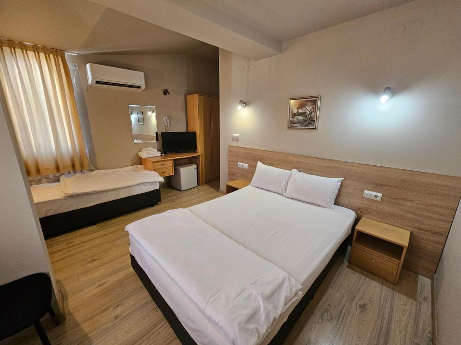 Complex Racic Hotel Voyvodinovo Eksteriør billede