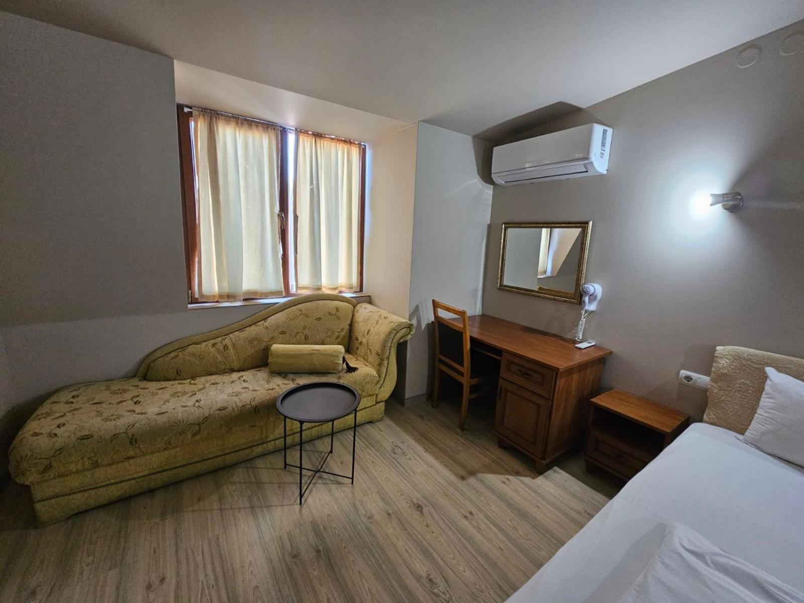 Complex Racic Hotel Voyvodinovo Eksteriør billede